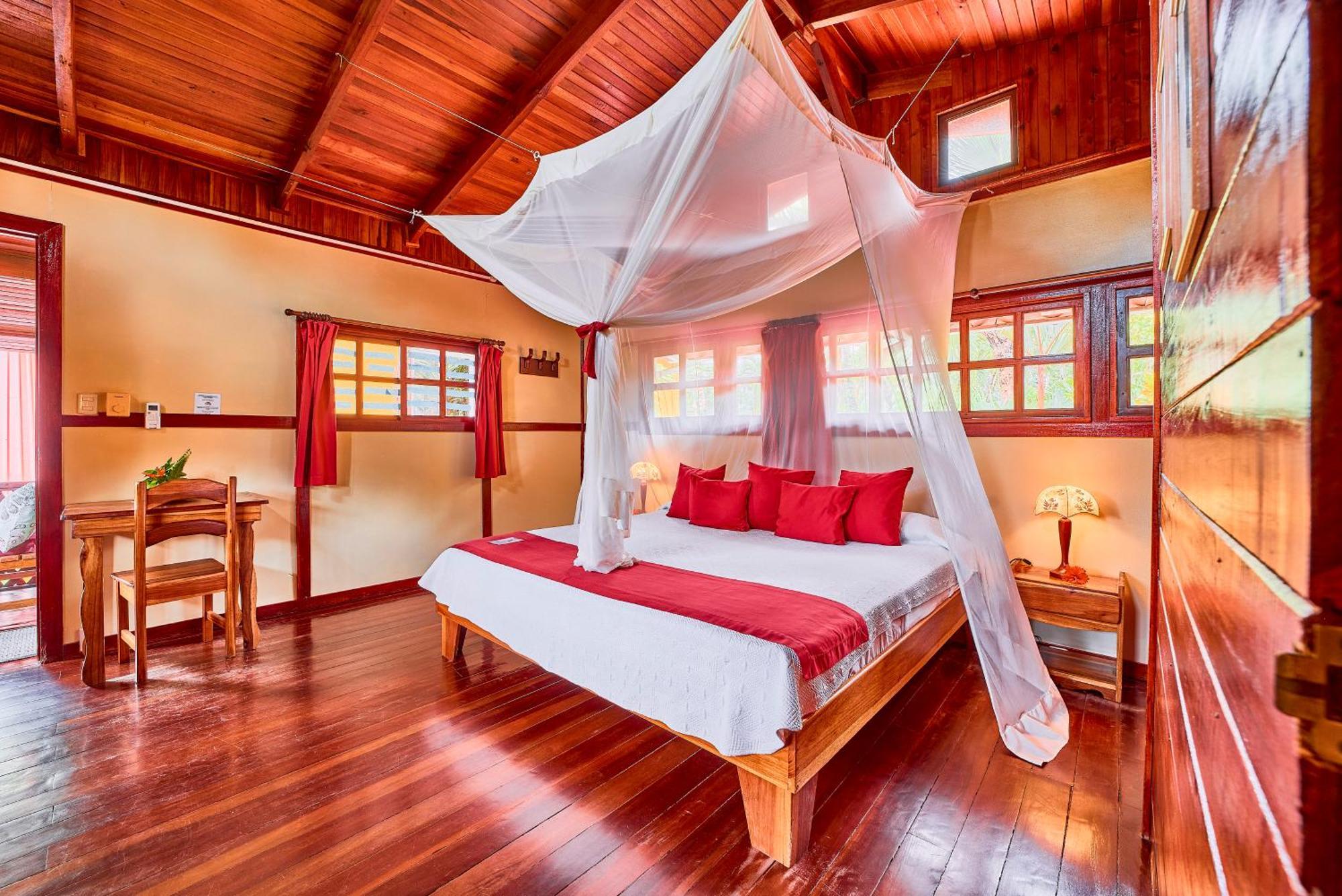 Hotel El Encanto Cahuita Bagian luar foto
