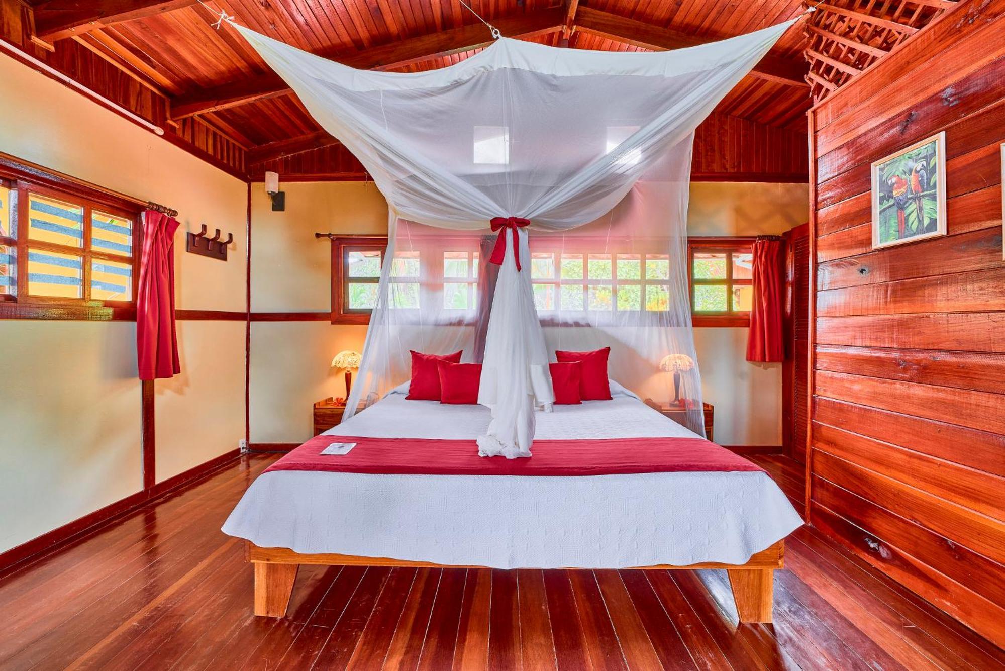 Hotel El Encanto Cahuita Bagian luar foto