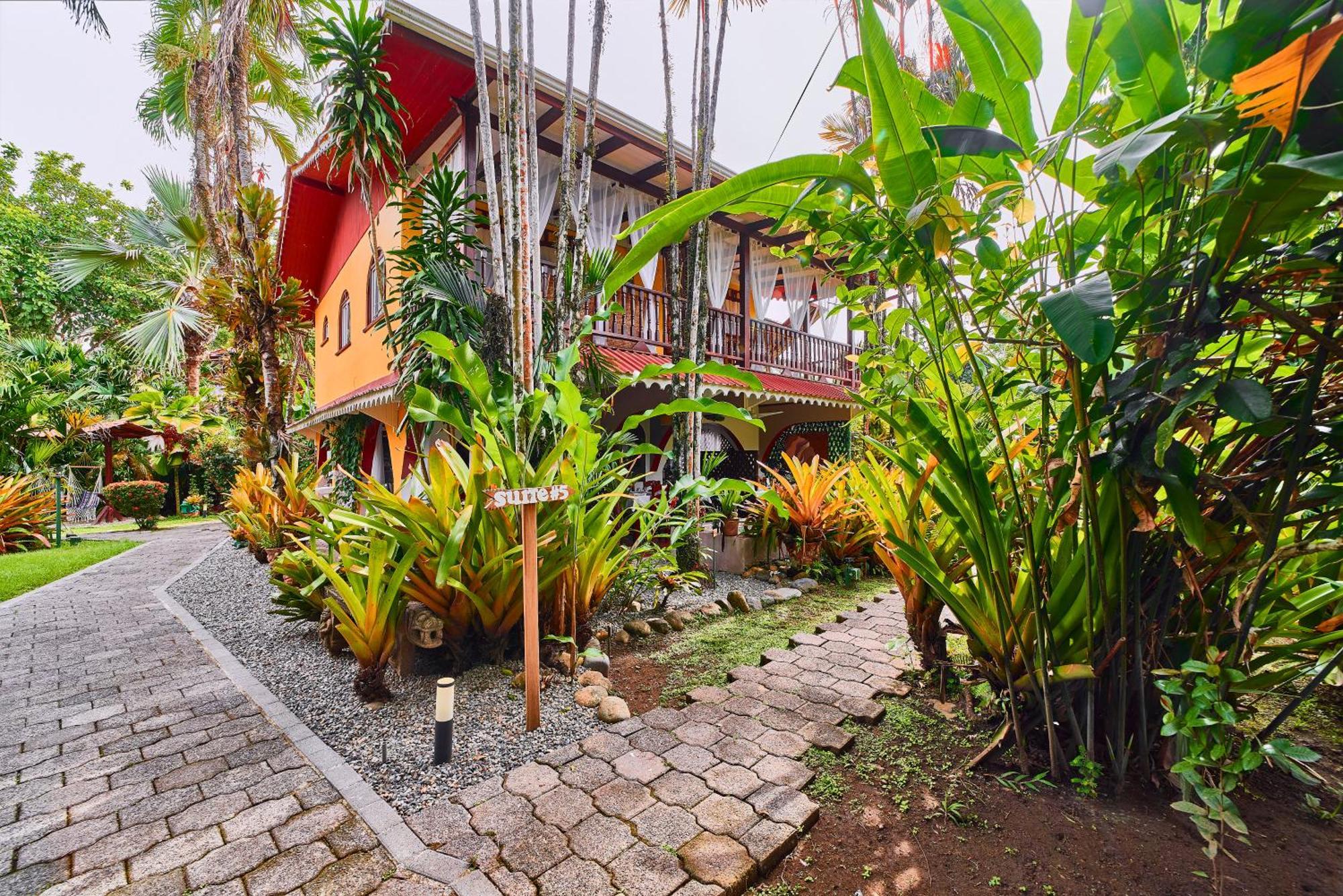 Hotel El Encanto Cahuita Bagian luar foto