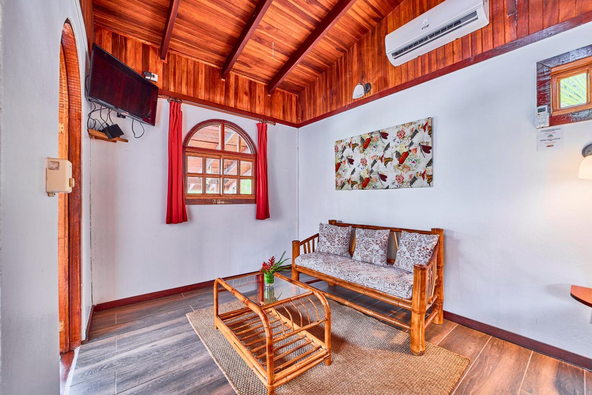 Hotel El Encanto Cahuita Bagian luar foto